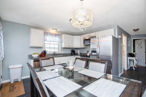 65 Arthur St, Springfield, MA 01104 photo 5