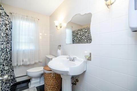65 Arthur St, Springfield, MA 01104 photo 7