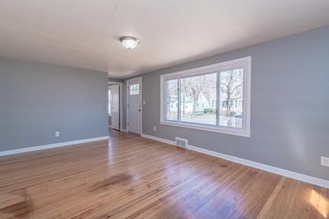 186 Davis St, Springfield, MA 01104 photo 8