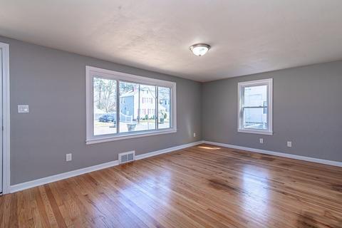 186 Davis St, Springfield, MA 01104 photo 9