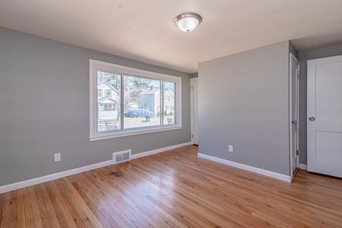 186 Davis St, Springfield, MA 01104 photo 11