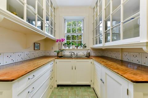 337 Buckminster Rd, Brookline, MA 02445 photo 13