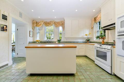 337 Buckminster Rd, Brookline, MA 02445 photo 10
