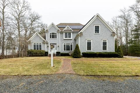 17 Payamps Rd, Mashpee, MA 02649 photo 1