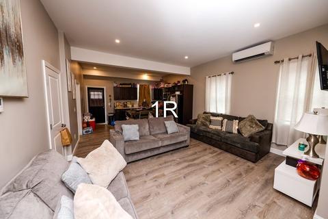 196 County St, Fall River, MA 02723 photo 3