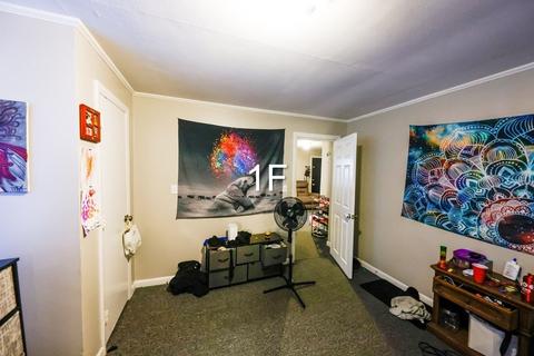 196 County St, Fall River, MA 02723 photo 11