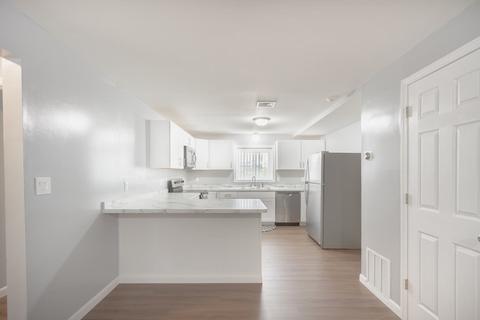 5455 N Main St #20A, Fall River, MA 02720 photo 4
