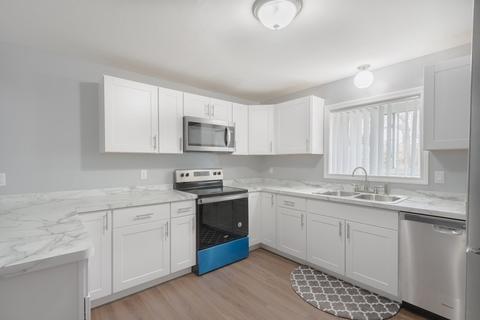 5455 N Main St #20A, Fall River, MA 02720 photo 1