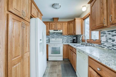 102 Anson St, Chicopee, MA 01020 photo 4