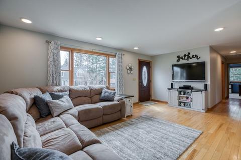 102 Anson St, Chicopee, MA 01020 photo 2