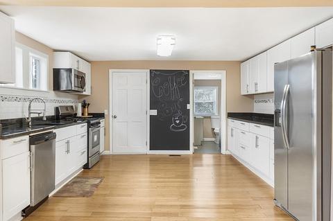 2 Sculley Rd, Ayer, MA 01432 photo 10
