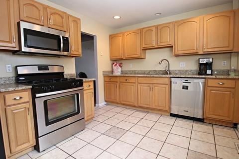 71 Liberty St, Danvers, MA 01923 photo 3