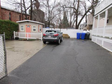 94 Andrew St, Springfield, MA 01109 photo 3