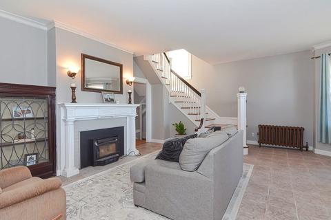 601 June St, Fall River, MA 02720 photo 6