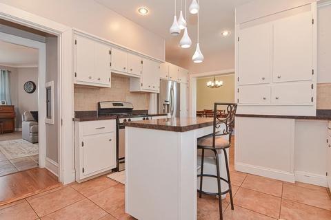 601 June St, Fall River, MA 02720 photo 15