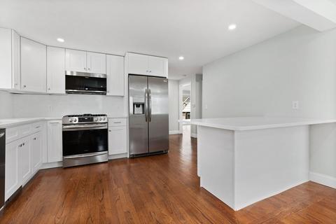 31 Jersey St, Dedham, MA 02026 photo 4