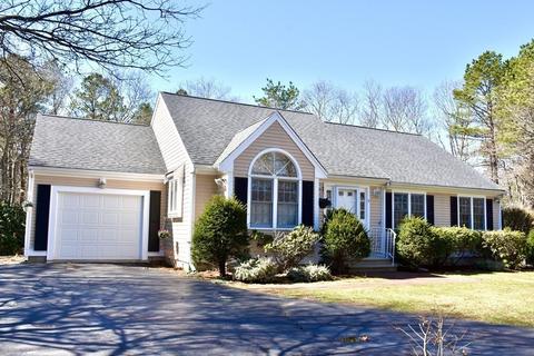 9 Nelson Cir, Mashpee, MA 02649 photo 2