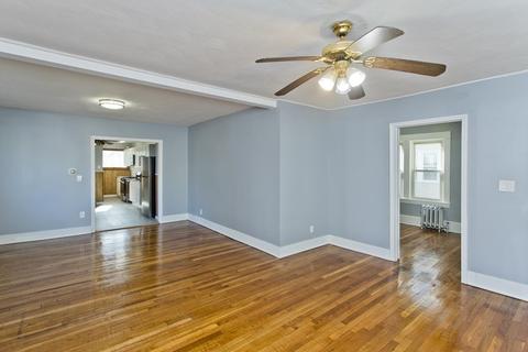 62 Draper St, Springfield, MA 01108 photo 4