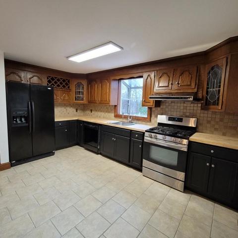 5 Hanson St, Dedham, MA 02026 photo 4