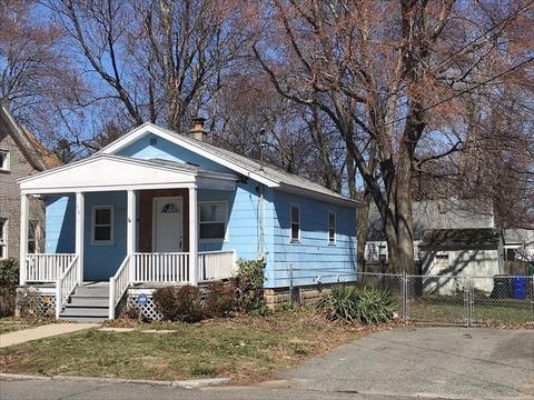 36 Bentley St, Springfield, MA 01108 photo 2