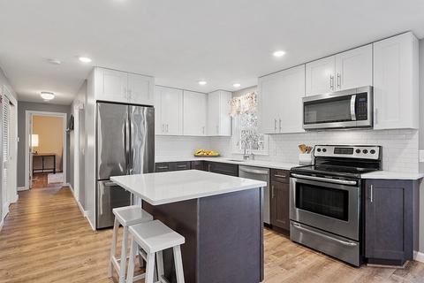 14 Smith St, Townsend, MA 01469 photo 3