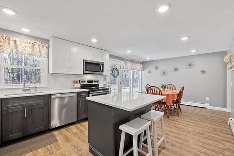 14 Smith St, Townsend, MA 01469 photo 4