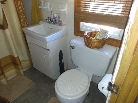 72 Tulsa St, Springfield, MA 01118 photo 9
