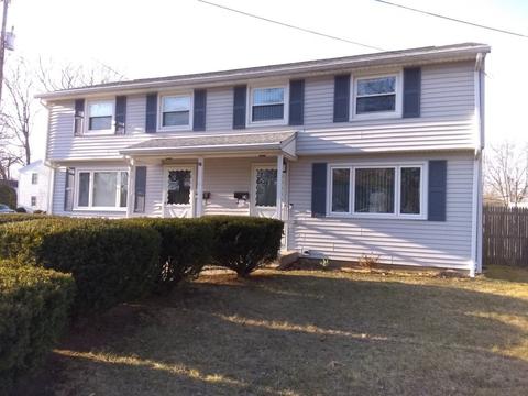 72 Tulsa St, Springfield, MA 01118 photo 1