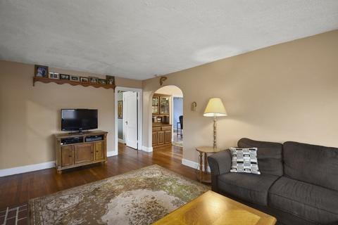 8 Prudence St, Worcester, MA 01606 photo 3