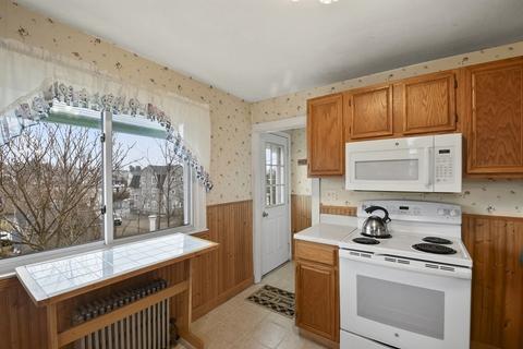 8 Prudence St, Worcester, MA 01606 photo 5