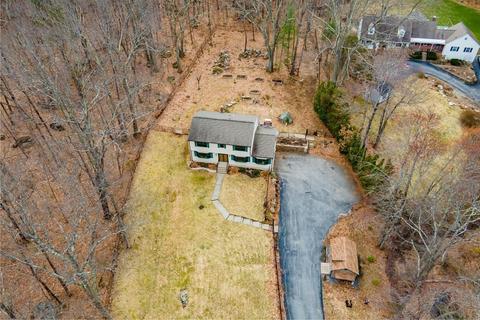 136 Allen Rd, Berlin, MA 01503 photo 1