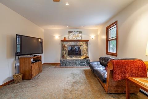 136 Allen Rd, Berlin, MA 01503 photo 5