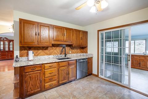 136 Allen Rd, Berlin, MA 01503 photo 9