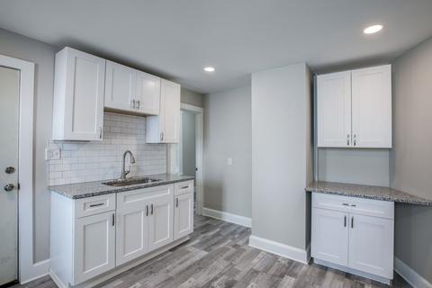 65 Mapledell St, Springfield, MA 01109 photo 8