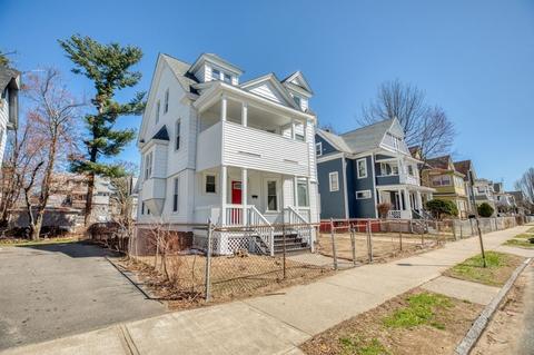 65 Mapledell St, Springfield, MA 01109 photo 3
