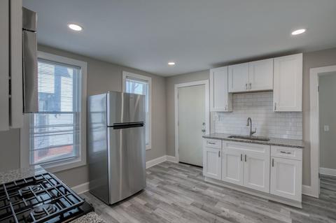 65 Mapledell St, Springfield, MA 01109 photo 1