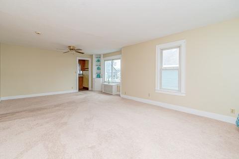 369 El Paso St, Springfield, MA 01104 photo 6