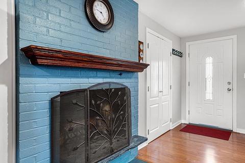 12 Loring Ave, Maynard, MA 01754 photo 3