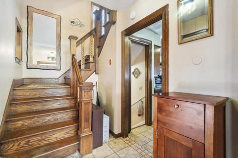 49 Ionia St, Springfield, MA 01109 photo 10