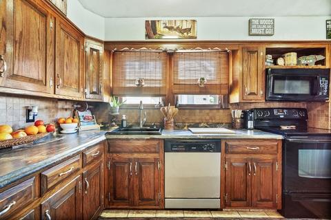 49 Ionia St, Springfield, MA 01109 photo 5
