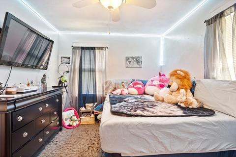 49 Ionia St, Springfield, MA 01109 photo 13