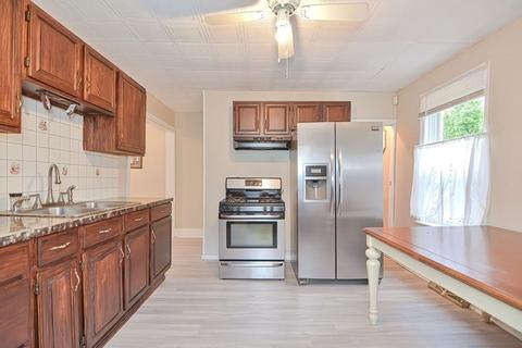809 Charles St, Fall River, MA 02724 photo 10