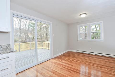17 Pleasant St, Upton, MA 01568 photo 9