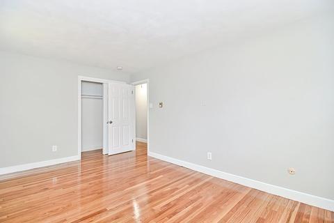 17 Pleasant St, Upton, MA 01568 photo 24