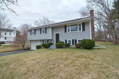 17 Pleasant St, Upton, MA 01568 photo 2