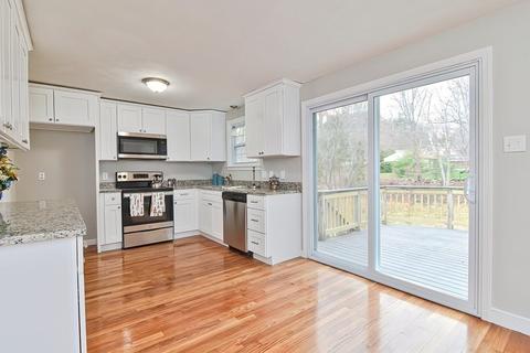 17 Pleasant St, Upton, MA 01568 photo 6