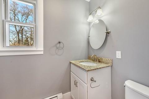 11 Davis St, Easthampton, MA 01027 photo 17