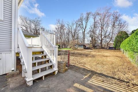 11 Davis St, Easthampton, MA 01027 photo 8