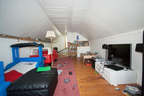 4 Willow St, Worcester, MA 01603 photo 9