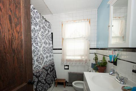 4 Willow St, Worcester, MA 01603 photo 3